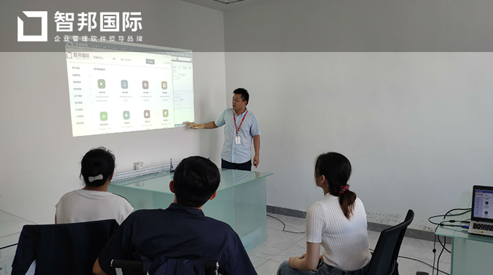 海阳鸿特力玻璃有限公司与智邦国际正式签约，希望通过智邦国际ERP系统的使用，能够规范管理企业各个环节，确保信息实时共享、传递，提升跨部门沟通协作效率，提高市场竞争力。